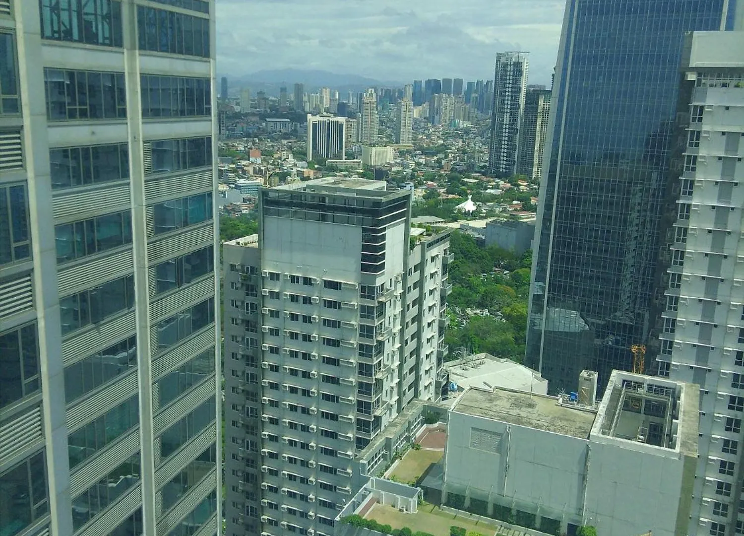 Aparthotel Alphaland Suites Apartment Hotel Manila